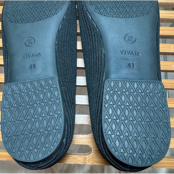 Square-Toe V-Cut Flats (Margot 2.0) - Picture 10 of 15